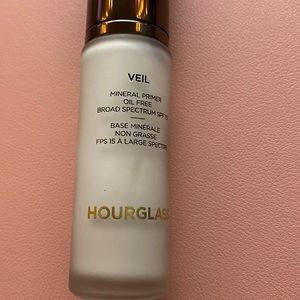 Hourglass veil primer